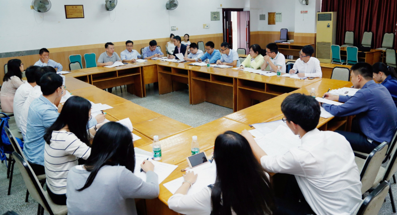 君子怀德,化院情长--日韩av
校友会召开第二届第三次理事大会